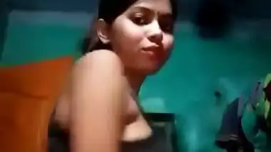 Bengali Sexy bhabhi showing