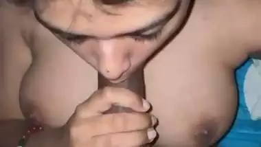 Mumbai girl boobs show and mouth fucking by boyfriend