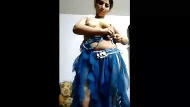 Rawalpindi mature big boobs aunty exposed her busty figure on demand