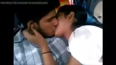 Xxx Sundar Kiss - Desi boy to kiss muslim girl indian sex video