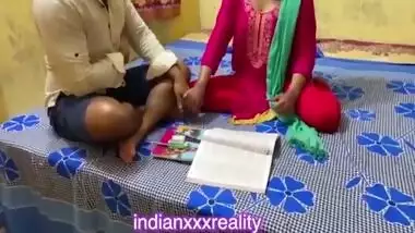 Madam Ne Sikhaya Ne Chudai Kese Karte H With Indian Desi Bhabhi