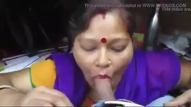 South Indian aunty deep throat blowjob