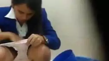 380px x 214px - Sexy indian air hostess peeing indian sex video