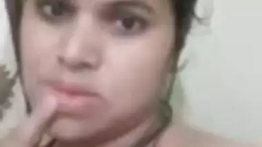 Indian Hot Horny Bhabhi Masturbating