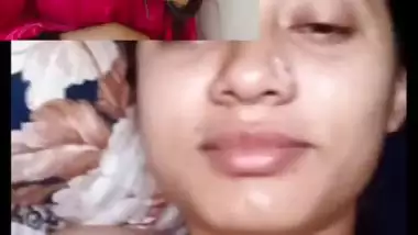 Sexy desi office girl showing boobs on video call
