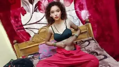 First time remove saree cute indian bhabhi hindi sex