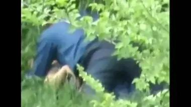 Outdoor sex of escaped pair in park