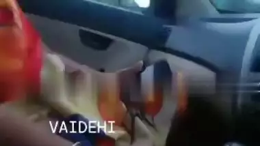 Tamil sex aunty pussy fingering in car viral MMS