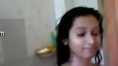 Desi webcam fresher nicely teases fans with natural tits in washroom