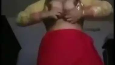 Boobs showing indian girl