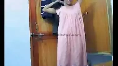 Sexy bhabhi wearing clothes after sex