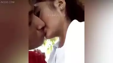 Outdoor kiss