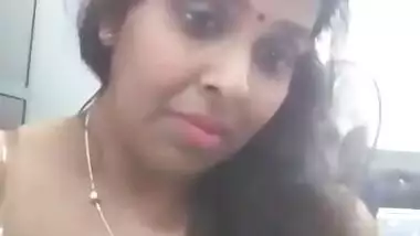 Desi aunty show her big boob