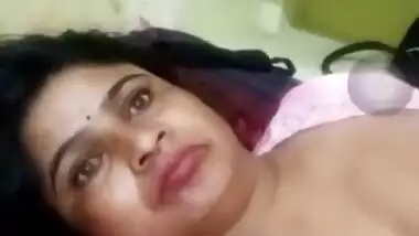 Today Exclusive- Telugu Bhabhi Showing Her Boobs