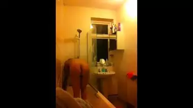 hot chubby paki uk girl in shower 1