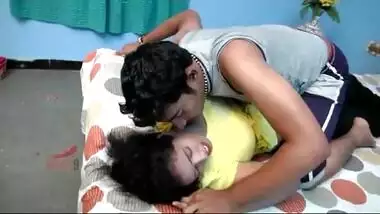 Hindi sister home sex video with lover for desi masala