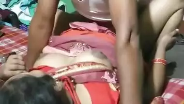 Zxzz Bp Com - Filthy dehati wife in saree takes xxx dick while son is sleeping indian sex  video