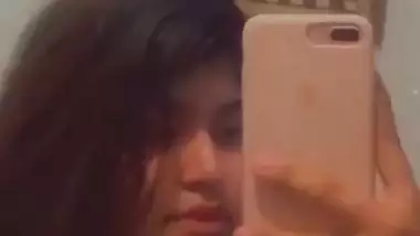 Beauty showing big boobs video as status message
