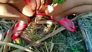 Desi outdoor xxx video of a newly married couple