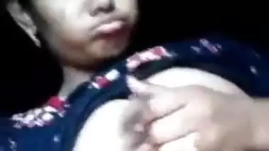 Cute beautifull girl playing wid boobies for bf