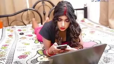 Desi Dirty Bhabi Wants Big Cock Of Her Laptop Service Boy