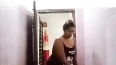 Latest Swathi Naidu bath video released