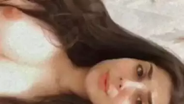 Cute Paki Babe Boobs n Pussy Shows