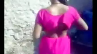 Hot Indian Babe Shows Her Huge Boobs