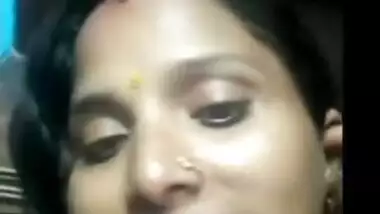 Sexy Bhabhi Shows Her Boobs And Blowjob