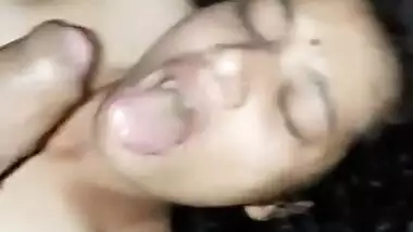 Desi cute bhbai sucking husband cock