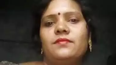 Nidhi Bhabhi hot live pussy show