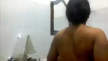 Bengali aunty bathing hidden cam video