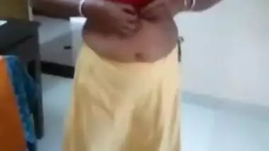 Mallu Aunty Nude Show front Of Hubby