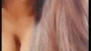 Slim girlfriend nude pics and hot blowjob videos