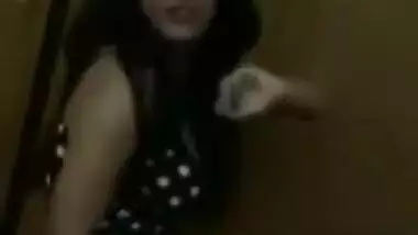 DESI INDIAN GF SEXY DANCE WEARING HOT OUTFIT