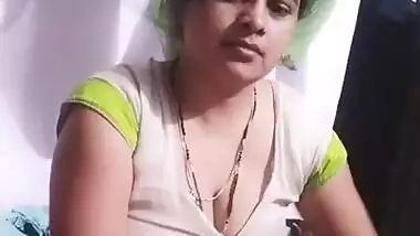 Desi sexy aunty live on vigo indian sex video