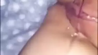 HORNY GF SHARES REALLY WET PUSSY OF HER