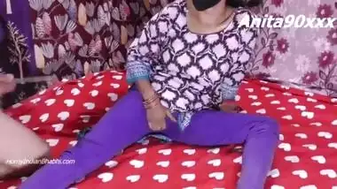 Indian hot video bahan ko akely trapta dekhe ker bhai ne bahan ki chudai ker chut ki peyas bhujhae with Hindi audio me tabator chudai