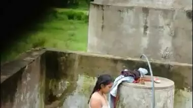 Cute Desi Girl Out Door bathing