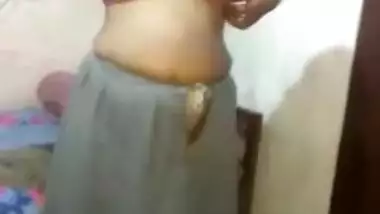 Desi Bhabhi show her bobs share is frand