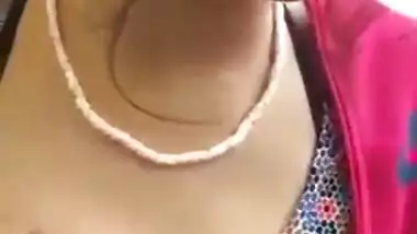 Sexy desi girl showing her breasts secretly