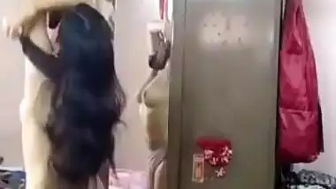 Desi girl making video for lover