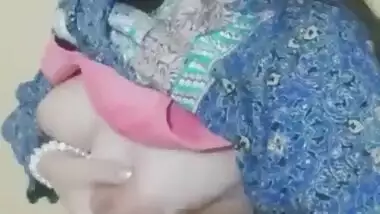 Beautiful Paki Girl Playing With Boobs