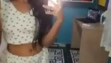 Sexy Desi Girl Record Nude Selfie