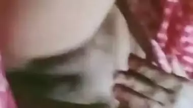 Desi Girl Showing Her Pussy