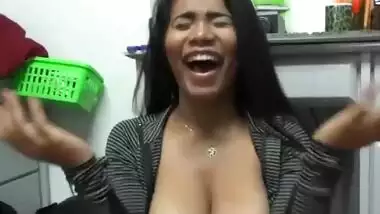 College Hoes Show Off Their Tits During Party