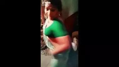 Indian cute girl vert hot tiktok video-7