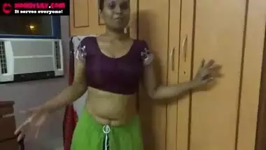 Amauter Indian babe masturbating