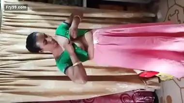 Desi Bhabhi Wearing Cloths