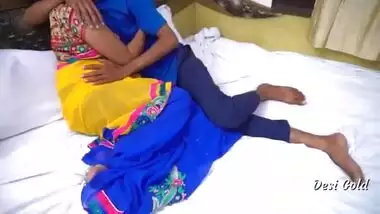Real hot Desi Bhabhi sex with young lover video